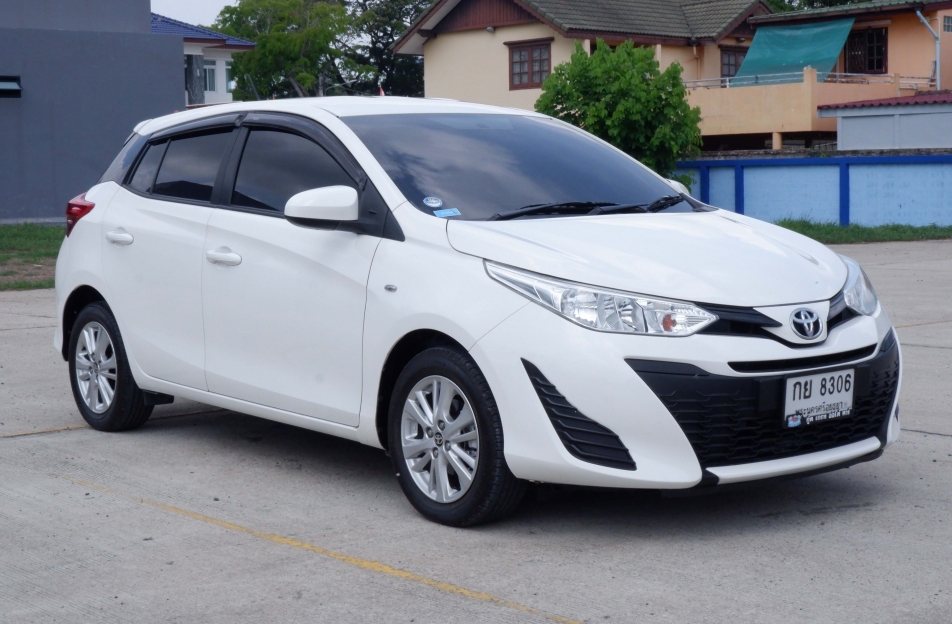 TOYOTA YARIS 1.2 J